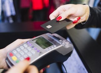 Έρχονται αυστηρότεροι κανόνες για ηλεκτρονικές πληρωμές