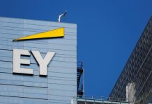 EY: 7 στους 10 CEOs επενδύουν στη Generative AI για να αποκτήσουν ανταγωνιστικό πλεονέκτημα