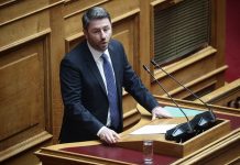 Ν. Ανδρουλάκης: «Η κυβέρνηση συνεχίζει την ανάπτυξη που αφελληνίζει την ελληνική οικονομία – Να καταργήσει την golden visa»