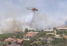 Μεγάλη φωτιά στην Κερατέα – Κάηκαν σπίτια, εκκενώθηκαν 5 οικισμοί