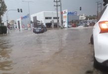 Διακοπή κυκλοφορίας στα Σπάτα λόγω πλημμυρισμένων δρόμων