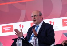 Κ. Χατζηδάκης: Περαιτέρω μείωση ασφαλιστικών εισφορών το 2025 – Κατάργηση του τέλους επιτηδεύματος