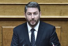 Ν. Ανδρουλάκης: ‘Ενας στους δύο Έλληνες δεν θα μπορεί να κάνει διακοπές λόγω του αυξημένου κόστους σε εισιτήρια και διαμονή