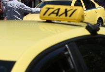 K. Χατζηδάκης: Από τα ταξί ξεκινά η ειδική σήμανση για τα POS