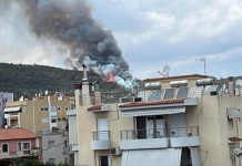 Πυρκαγιά στα Γλυκά Νερά – Επί τόπου ισχυρές πυροσβεστικές δυνάμεις, ήχησε το 112