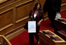 Ορκίστηκε βουλευτής του ΣΥΡΙΖΑ η Πόπη Τσαπανίδου