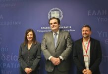 Attica Bank: Δωρεά 100 απινιδωτών σε δημόσια σχολεία ανά την Ελλάδα