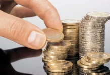 ΥΠΕΘΟ: Περισσότερος πλούτος, δικαιότερη κατανομή στην Ελλάδα τα τελευταία 4 χρόνια