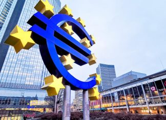 Bloomberg: Δύο μειώσεις επιτοκίων από την ΕΚΤ αναμένουν οικονομολόγοι
