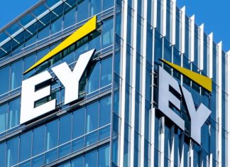 Η EY φέρνει την AI στον πυρήνα των ελεγκτικών υπηρεσιών της