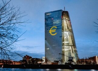 Bloomberg: Οι μειώσεις των επιτοκίων της ΕΚΤ έχουν τελειώσει – Ο πληθωρισμός θα παραμείνει στο 2%