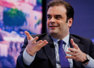 Πιερρακάκης στους FT: «Απολύτως αναγκαίες» πολλές μεταρρυθμίσεις της τρόικας